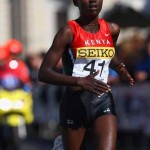 Mary Keitany, 1° donna sotto l’ora e 6 minuti