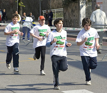 Sport & Dignity: attività per bambini e bambine all'interno di campi profughi